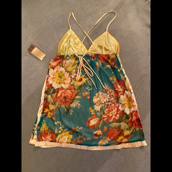 Francesca’s tunic. - Picture 2 of 3